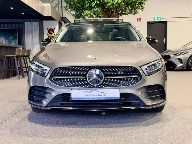 Mercedes-Benz A-KLASSE 250 e AMG Line LED | Panorama | Stoelverwarming Navigatie | CarPlay/Android