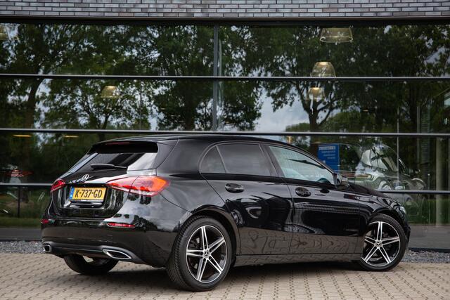 Mercedes-Benz A-KLASSE 180 Premium Plus , Achteruitrijcamera, Carplay, Stoelverwarming,