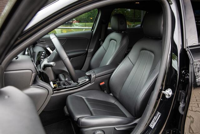 Mercedes-Benz A-KLASSE 180 Premium Plus , Achteruitrijcamera, Carplay, Stoelverwarming,