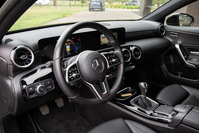 Mercedes-Benz A-KLASSE 180 Premium Plus , Achteruitrijcamera, Carplay, Stoelverwarming,