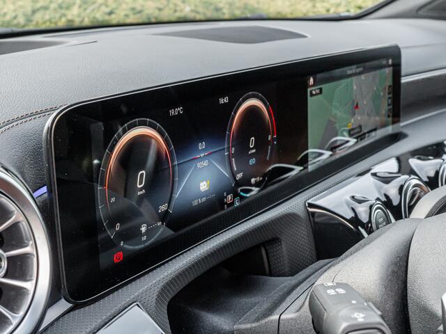 Mercedes-Benz A-KLASSE 250e AMG BRUIN LEDER ELEK SPIEGELS 19 INCH LMV LED AMBIENT LIGHTS