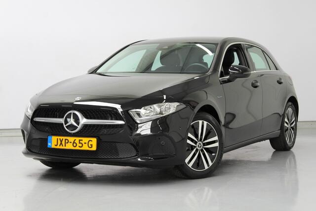 Mercedes-Benz A-KLASSE 250 e 161PK, RIJKLAAR | HYBRIDE | DEELS LEER | STOELVERWARMING | STANDKACHEL | CARPLAY | NAVI
