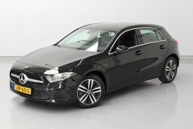 Mercedes-Benz A-KLASSE 250 e 161PK, RIJKLAAR | HYBRIDE | DEELS LEER | STOELVERWARMING | STANDKACHEL | CARPLAY | NAVI