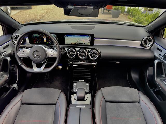 Mercedes-Benz A-KLASSE 250 e AUT8 SOLUTION AMG LIMITED PANODAK NAVI CAMERA DIGI-DASH APPLE-CARPLAY LED LMV PDC
