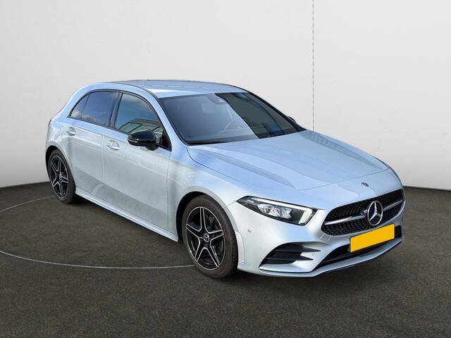 Mercedes-Benz A-KLASSE 180 AMG Night Edition Aut- NAP 68dkm, Sfeerverlichting, Camera, Xenon led, Sport Interieur