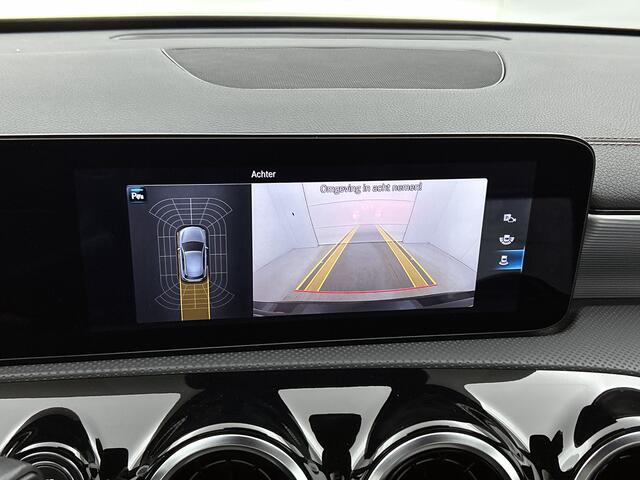 Mercedes-Benz A-KLASSE 250 e Business Solution AMG | Panoramadak | Cruise Control | Stoelverwarming | Inclusief 24 maanden Mercedes-Benz Certified garantie voor Europa.