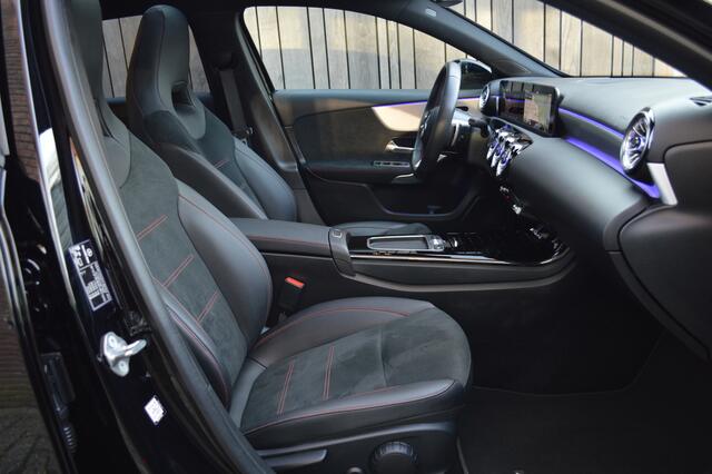 Mercedes-Benz A-KLASSE 200 AMG Led Panorama Widescreen Sfeer Camera Night CarPlay Pdc