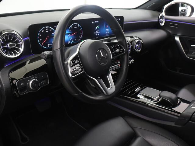 Mercedes-Benz A-KLASSE 200 Launch Edition Premium | AMG | Night | Panoramadak | Widescreen | Thermotronic |