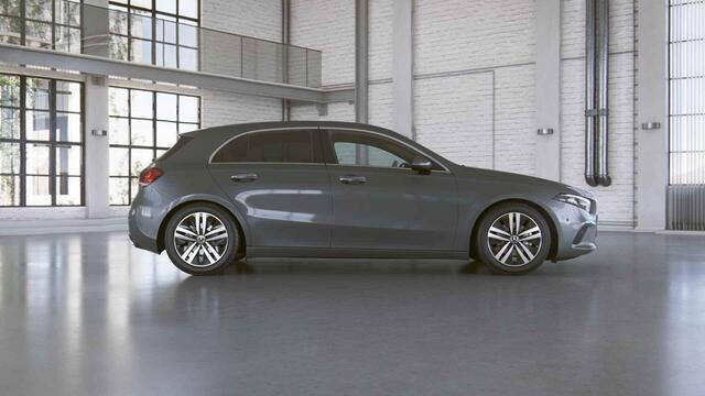 Mercedes-Benz A-KLASSE 180 Business Solution Luxury | Widescreen | Panoramadak | Stoelverwarming | Multibeam |