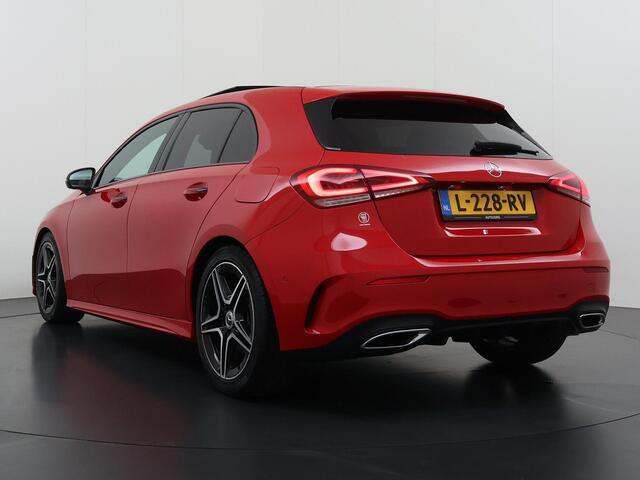 Mercedes-Benz A-KLASSE 200 Business Solution AMG Styling Panoramadak HUD Burmester Camera Sfeerverlichting Automaat