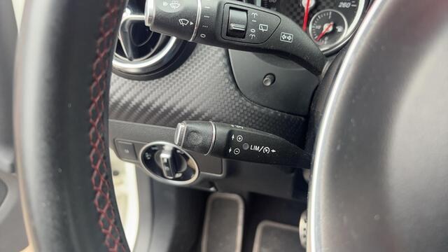 Mercedes-Benz A-KLASSE 180 Business Solution AMG AUTOMAAT / FULL LED / STOELVERW / CAMERA / NAVI / AIRCO / PDC / BLUETOOTH / NL-AUTO