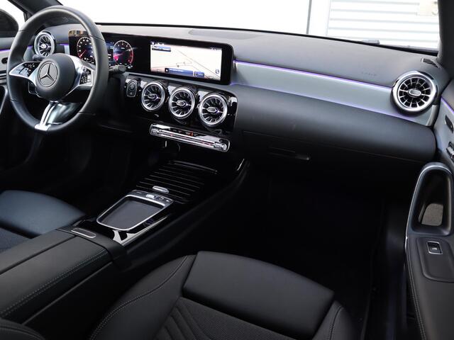Mercedes-Benz A-KLASSE 180 Star Edition Luxury Line