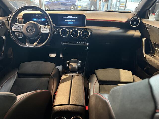 Mercedes-Benz A-KLASSE 200 Premium Plus AUTOMAAT| CAMERA| NAVIGATIE| SPORT INTERIEUR| AIRCO/ECC| CRUISECONTROL| PARKEERSENSOREN