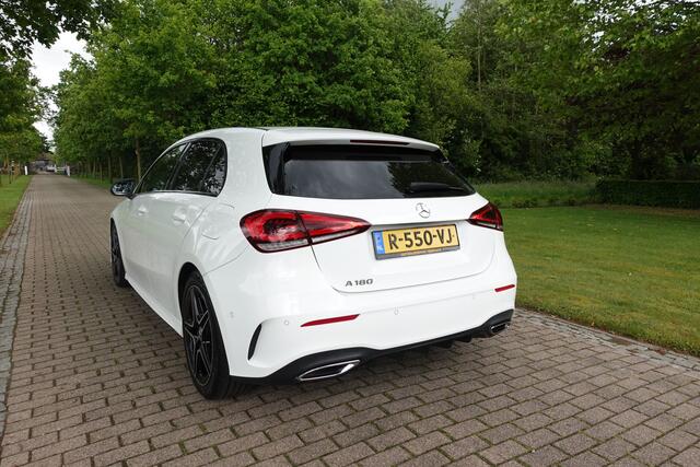 Mercedes-Benz A-KLASSE 180 AMG Line