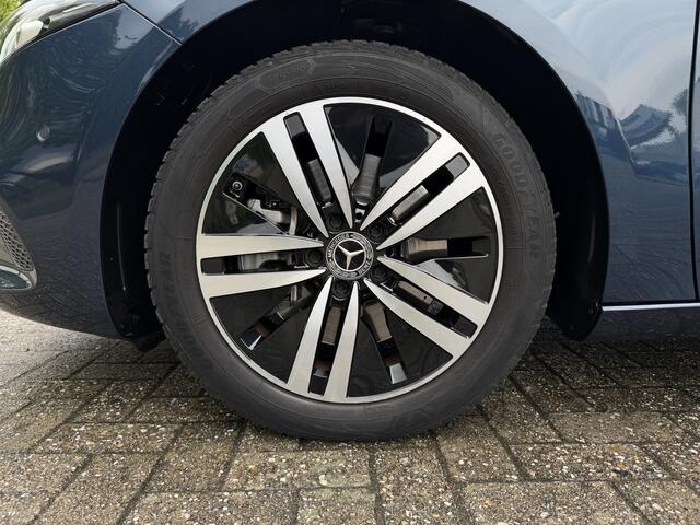 Mercedes-Benz A-KLASSE 250 e Business Solution Luxury / Keyless / Trekhaak (1.600KG) / Panodak / Camera / Elek. Stoelen /
