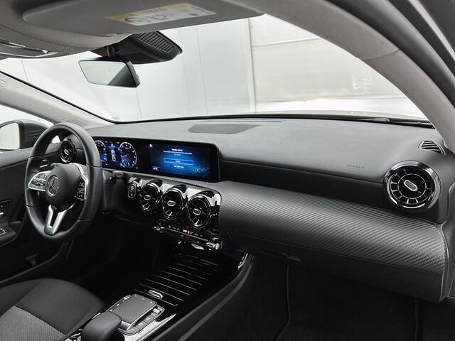 Mercedes-Benz A-KLASSE 180 Business Solution | Parkeerpakket met Camera | Stoelverwarming | LED | DAB | Cruise Controle | Inclusief 24 maanden Mercedes-Benz Certified garantie voor Europa.