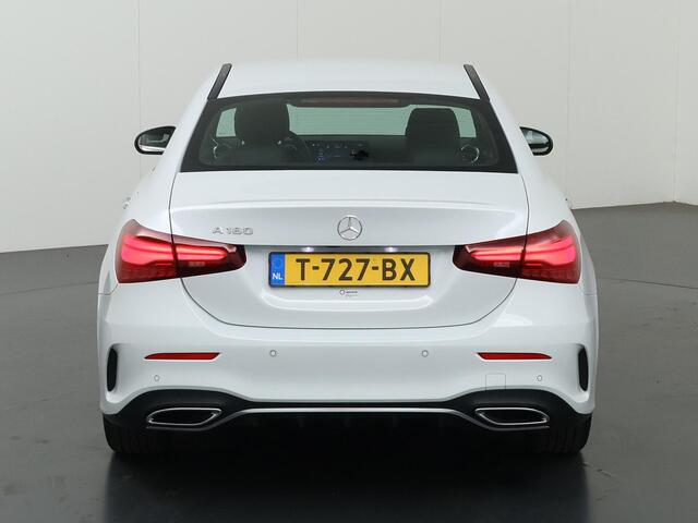 Mercedes-Benz A-KLASSE 180 AMG Line | Widescreen | Keyless | Stoelverwarming | Achteruitrijcamera |