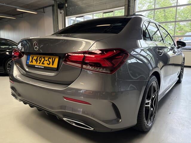 Mercedes-Benz A-KLASSE 200 Launch Edition Premium Plus Pano, Sfeer, AMG pakket
