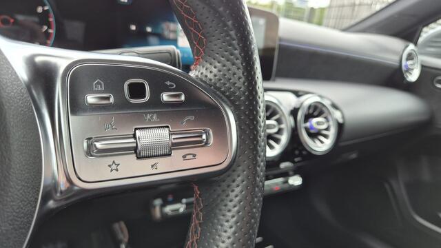 Mercedes-Benz A-KLASSE 200 AMG |Camera|Trekhaak|Cruise|