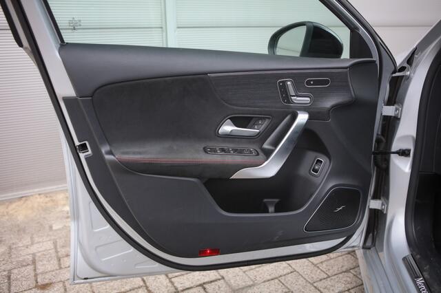 Mercedes-Benz A-KLASSE 220 | Pano | Burmester | Sfeerverlichting |