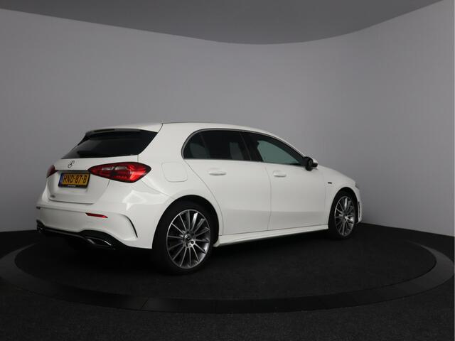 Mercedes-Benz A-KLASSE 250 e Business Solution AMG Limited | Trekhaak elektrisch wegklapbaar | PHEV | Stoelverwarming | Widescreen |