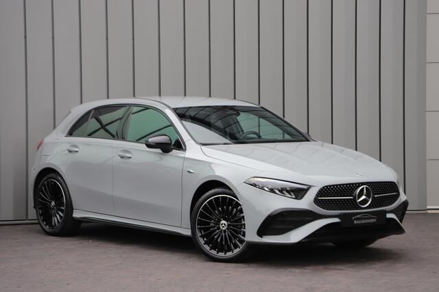 Mercedes-Benz A-KLASSE 250e AMG | 218PK | Sfeerverlichting | Widescreen | Stuurverwarming | ACC+ | Standkachel | Camera | 2025.