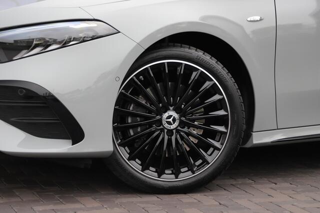 Mercedes-Benz A-KLASSE 250e AMG | 218PK | Sfeerverlichting | Widescreen | Stuurverwarming | ACC+ | Standkachel | Camera | 2025.