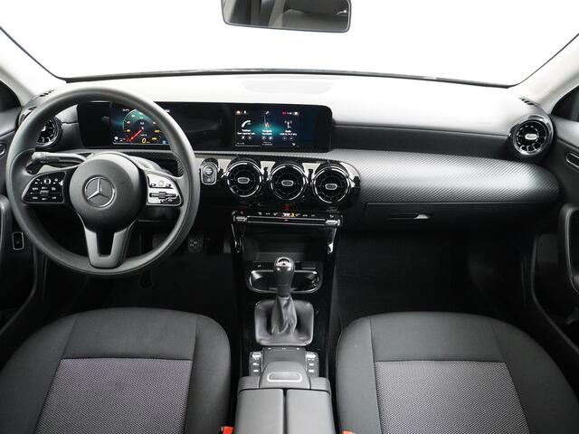 Mercedes-Benz A-KLASSE 180 Navi Virtual-Cockpit AMG Camera Ecc Cruise Control Pdc Keyless Stoelverwarming Regen-Lichtsensor Led Lmv Bluetooth