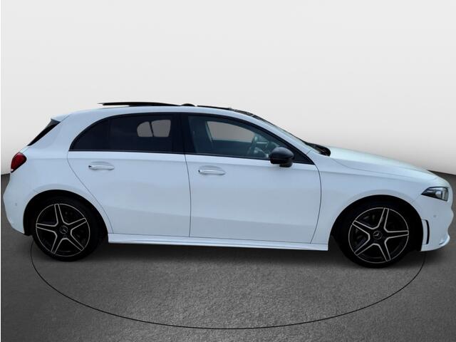 Mercedes-Benz A-KLASSE 180 Business Solution AMG | Night pakket | Panoramadak | Sfeerle