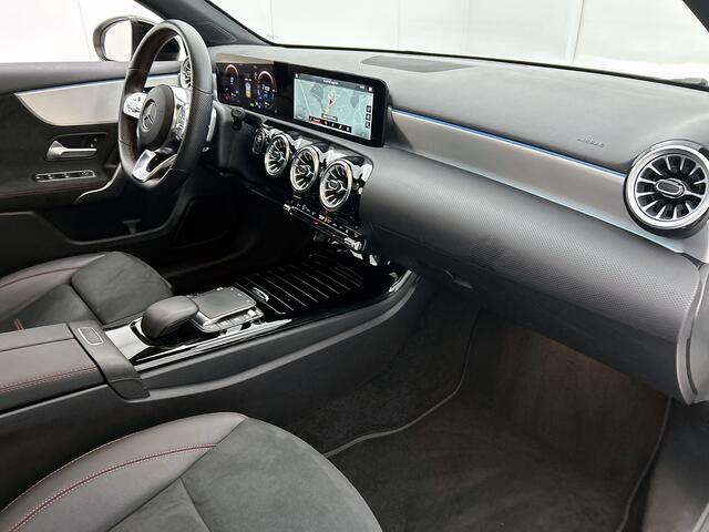 Mercedes-Benz A-KLASSE 250 e AMG Line | Panoramadak | Achteruitrijcamera | Digitale radio DAB+ | Night pakket | Inclusief 24 maanden MB Certified garantie voor Europa.