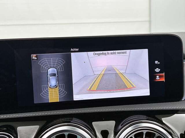 Mercedes-Benz A-KLASSE 250 e AMG Line | Panoramadak | Achteruitrijcamera | Digitale radio DAB+ | Night pakket | Inclusief 24 maanden MB Certified garantie voor Europa.