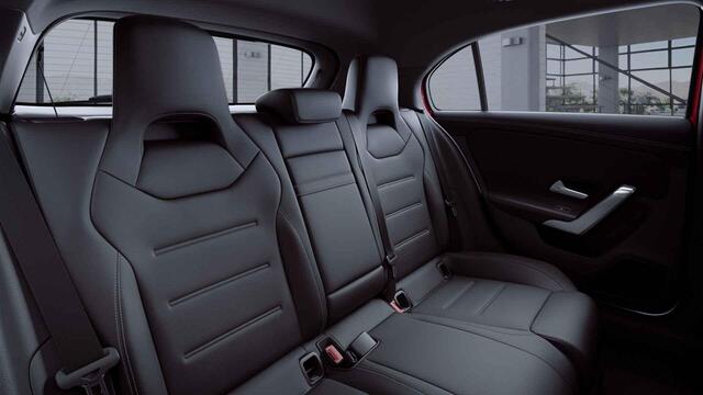 Mercedes-Benz A-KLASSE 250 e Business Line | AMG | Night | Panoramadak | Widescreen | Stoelverwarming | Sfeerverlichting |