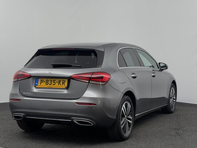Mercedes-Benz A-KLASSE 250 e Business Solution Luxury Limited | Panoramadak | Sfeerverlichting | Camera |