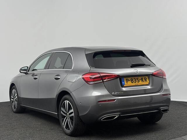 Mercedes-Benz A-KLASSE 250 e Business Solution Luxury Limited | Panoramadak | Sfeerverlichting | Camera |