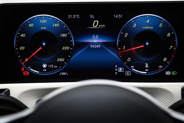 Mercedes-Benz A-KLASSE 200 Luxury Line | PREMIUM PACK | PANORAMADAK | MATRIX LED | LEDER | APPLE | HOUTAFWERKING