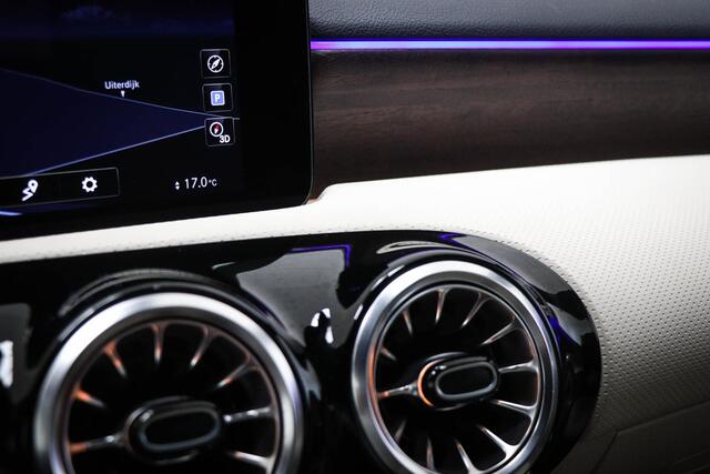 Mercedes-Benz A-KLASSE 200 Luxury Line | PREMIUM PACK | PANORAMADAK | MATRIX LED | LEDER | APPLE | HOUTAFWERKING