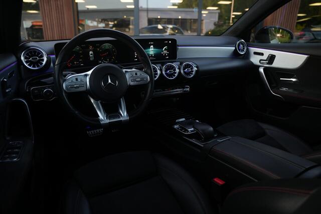 Mercedes-Benz A-KLASSE 200 Launch Edition Premium Plus AMG panoramadak AMBIENT Apple Carplay Brake assist Camera Multimedia Getint glas 19"L.M. Cruise Navi