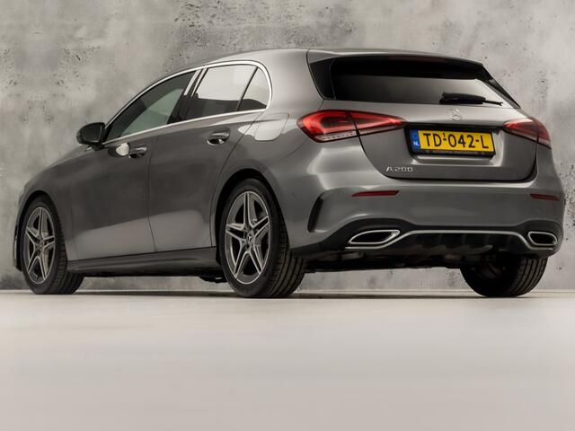 Mercedes-Benz A-KLASSE 200 AMG Sport 163Pk Automaat (GROOT NAVI, SFEERVERLICHTING, CAMERA, LEDER, STOELVERWARMING, SPORTSTOELEN, GETINT GLAS, LANE ASSIST, NIEUWE APK, NIEUWSTAAT)