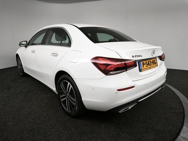 Mercedes-Benz A-KLASSE 250 e Business Solution Luxury Limited | Panorama-dak |