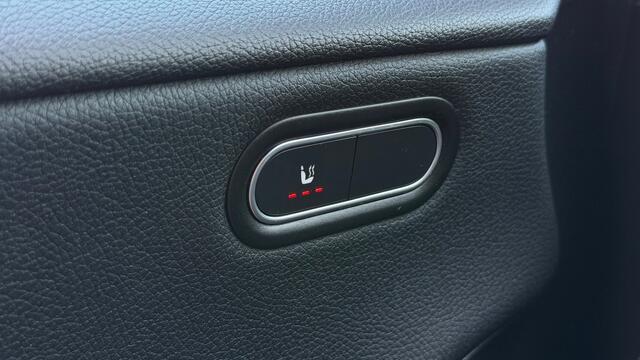 Mercedes-Benz A-KLASSE 180 Business Solution, Trekhaak, Camera, Navi, Cruise