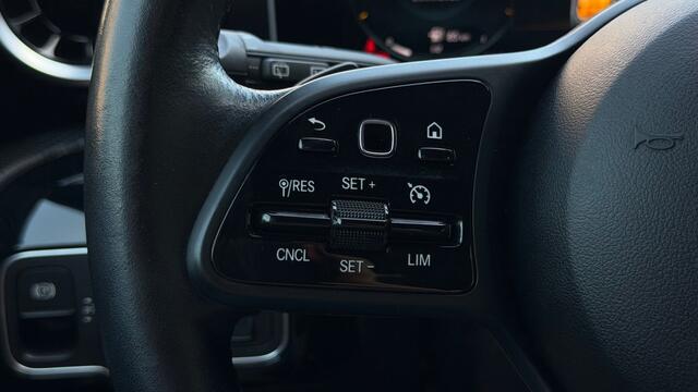 Mercedes-Benz A-KLASSE 180 Business Solution, Trekhaak, Camera, Navi, Cruise