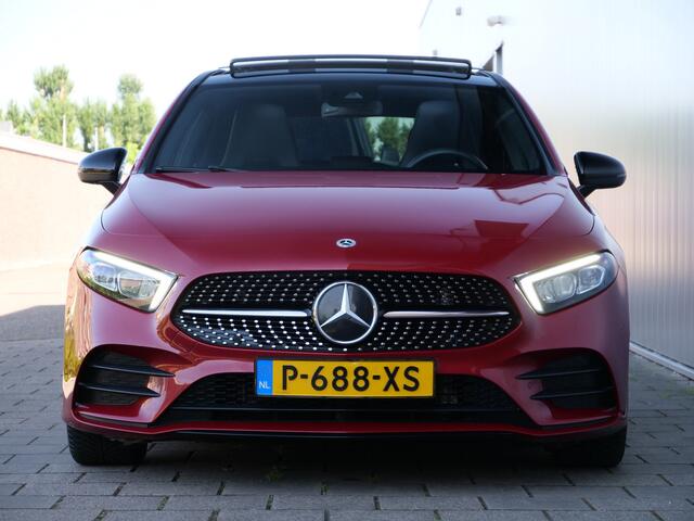 Mercedes-Benz A-KLASSE 180 Business Solution AMG 136 Pk Navi / DAB / Camera / 18 inch / Pano-dak