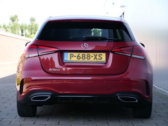 Mercedes-Benz A-KLASSE 180 Business Solution AMG 136 Pk Navi / DAB / Camera / 18 inch / Pano-dak