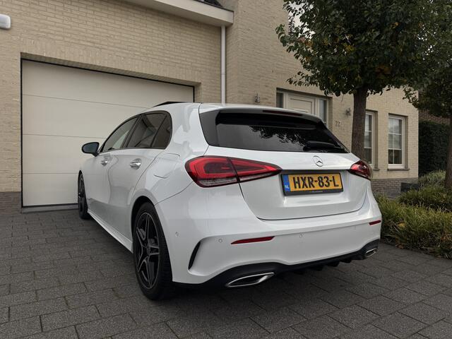 Mercedes-Benz A-KLASSE 180 AMG Aut Panoramadak Widescreen SfeerVerlichting Keyless SportLeder Led Camera Nightpakket Pdc