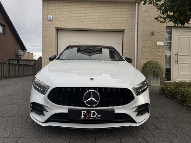 Mercedes-Benz A-KLASSE 180 AMG Aut Panoramadak Widescreen SfeerVerlichting Keyless SportLeder Led Camera Nightpakket Pdc