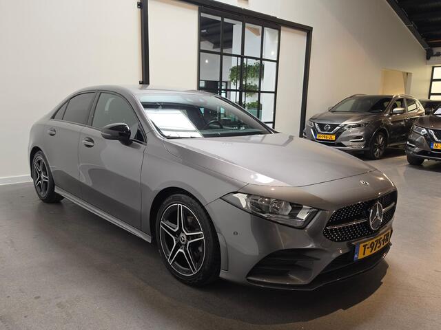 Mercedes-Benz A-KLASSE 180 Business Solution AMG - Apple Carplay/Android Auto - Stoelverwarming - Sfeerverlichting - Alcantara/Leder
