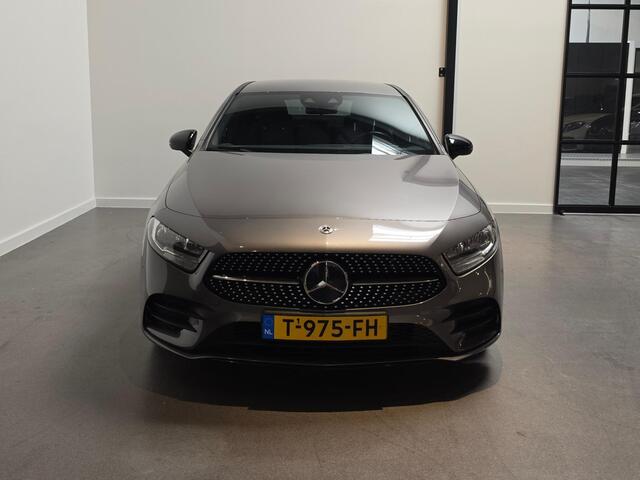 Mercedes-Benz A-KLASSE 180 Business Solution AMG - Apple Carplay/Android Auto - Stoelverwarming - Sfeerverlichting - Alcantara/Leder