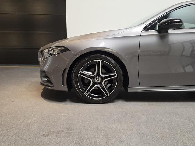 Mercedes-Benz A-KLASSE 180 Business Solution AMG - Apple Carplay/Android Auto - Stoelverwarming - Sfeerverlichting - Alcantara/Leder