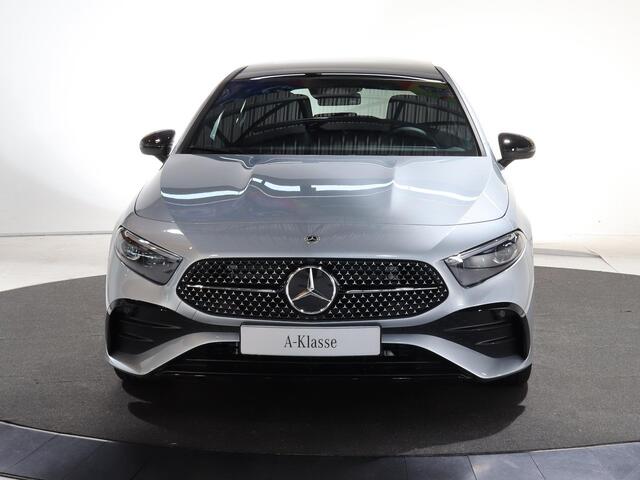 Mercedes-Benz A-KLASSE 180 Star Edition AMG Line | Nightpakket | Sfeerverlichting | MULTIBEAM LED | Stoelverwarming |