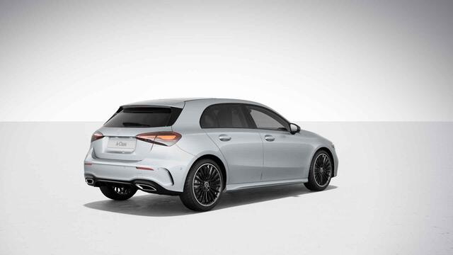 Mercedes-Benz A-KLASSE 180 AMG Line | Night | Panoramadak | Stoelverwarming | Digital Light |